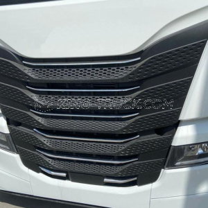 Applicazione Centrale Griglia in Acciaio Inox per Iveco S-Way - Set 7 pezzi