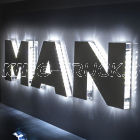 Lettrage Man TGX en acier inoxydable rétro-éclairée - LED BLANCHE